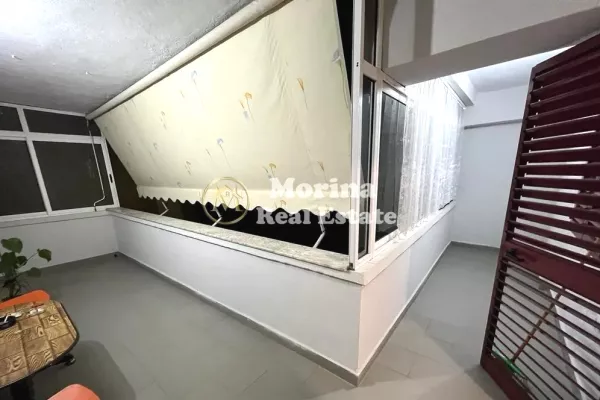 Shtepi ne shitje Apartament ne Tirane, 3+1, Mobilimi E mobiluar, Pagesa 250,000  Euro.