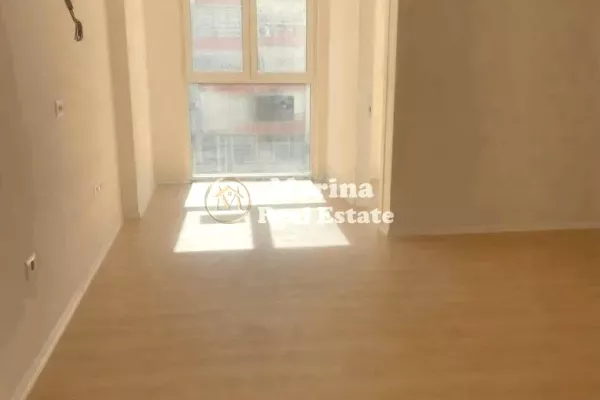 Shtepi me qera Apartament ne Tirane, 2+1, Mobilimi Bosh, pa mobiluar, Pagesa 700  Euro.