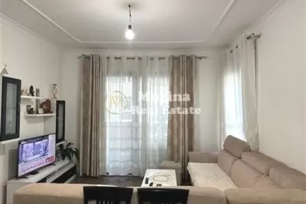 Shtepi ne shitje Apartament ne Tirane, 2+1, Mobilimi E mobiluar, Pagesa 180,000  Euro.