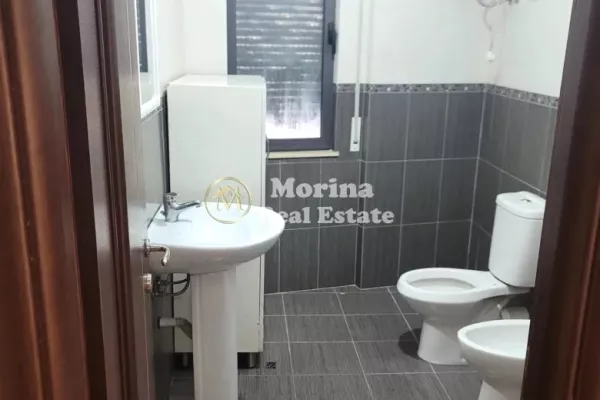 Shtepi me qera 2+1 ne Tirane - 650 Euro