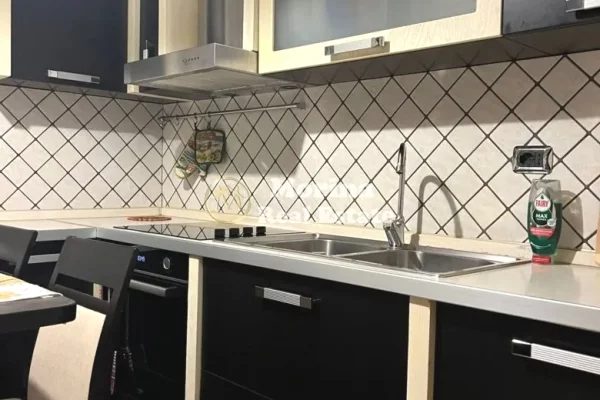 Shtepi me qera 2+1 ne Tirane - 600 Euro