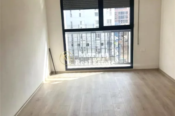 Qera, Ambient Biznesi, te Stacioni i Trenit, Rruga Ramazan Shijaku, 650 euro/muaj.