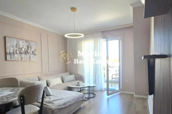 Shtepi me qera 2+1 ne Tirane - 650 Euro