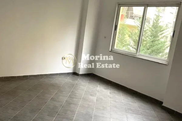Shtepi me qera Apartament ne Tirane, 3+1, Mobilimi Bosh, pa mobiluar, Pagesa 450  Euro.