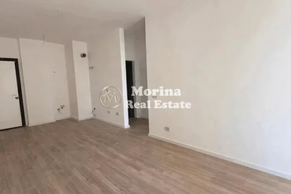 Qera, Ambient Biznesi, ne Rrugen Mine Peza, 550 Euro/ Muaj