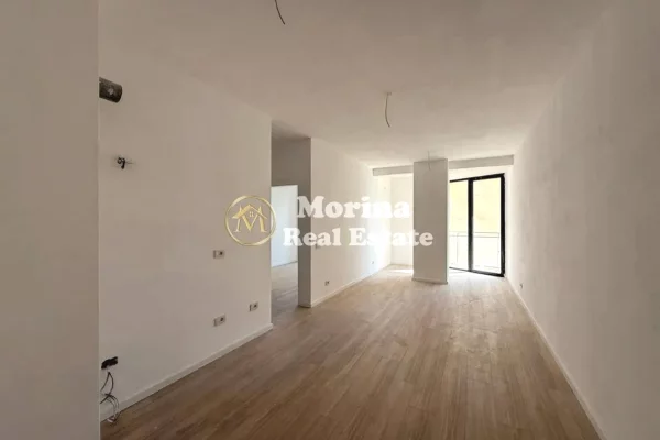 Qera, Ambient Biznesi, ne Rrugen Mine Peza, 550 Euro/ Muaj