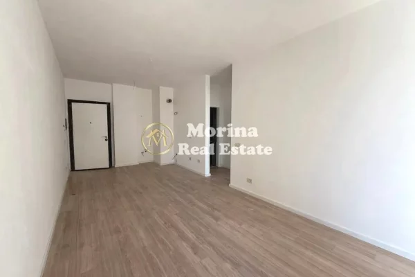 Qera, Ambient Biznesi, ne Rrugen Mine Peza, 550 Euro/ Muaj