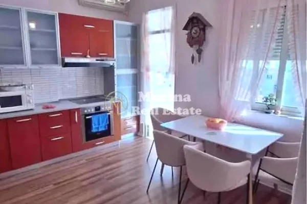 Shtepi ne shitje Apartament ne Tirane, 1+1, Mobilimi E mobiluar, Pagesa 170,000  Euro.