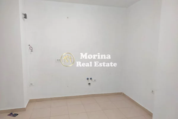 Shtepi me qera 2+1 ne Tirane - 450 Euro