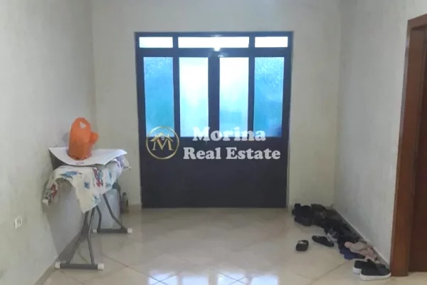 Shtepi ne shitje Shtepi Private ne Tirane, 3+1, Mobilimi Bosh, pa mobiluar, Pagesa 197,000  Euro.