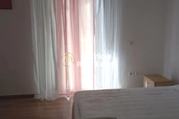 Shtepi me qera 2+1 ne Tirane - 400 Euro