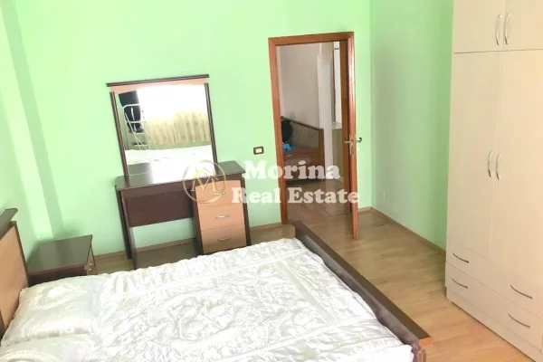 Shtepi me qera Shtepi Private ne Tirane, 2+1, Mobilimi E mobiluar, Pagesa 370  Euro.