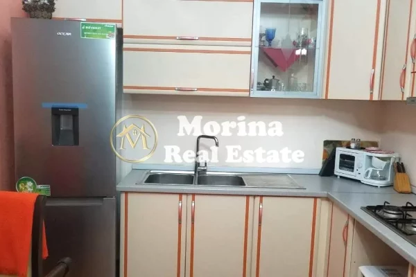 Shtepi me qera Apartament ne Tirane, 2+1, Mobilimi E mobiluar, Pagesa 450  Euro.