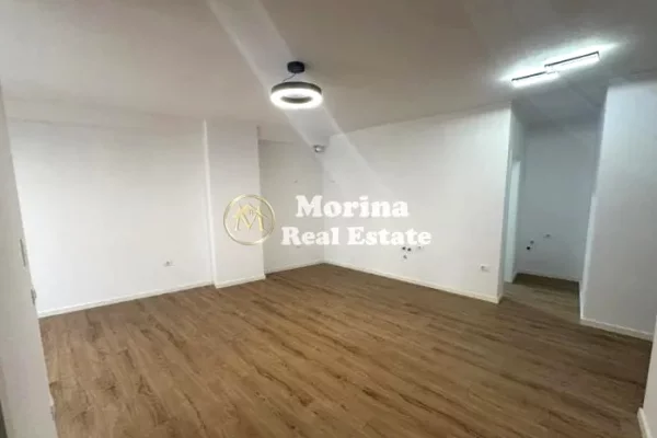 Shtepi ne shitje Apartament ne Tirane, 2+1, Mobilimi Bosh, pa mobiluar, Pagesa 150,000  Euro.