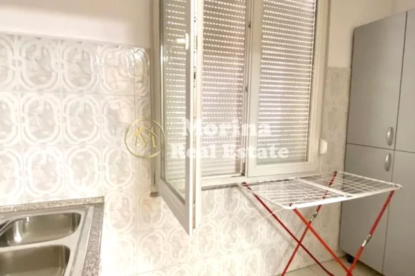 Shtepi me qera Apartament ne Tirane, 2+1, Mobilimi E mobiluar, Pagesa 650  Euro.