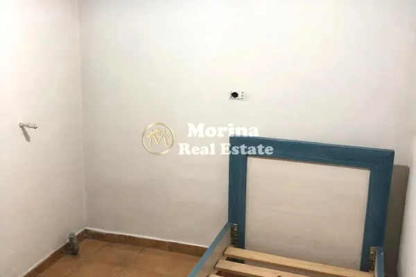 Qera, Ambient Biznesi/dyqan+banese, Ali Demi, 700 euro/muaj