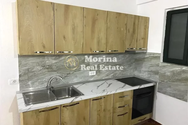 Shtepi me qera Shtepi Private ne Tirane, 2+1, Mobilimi E mobiluar, Pagesa 400  Euro.