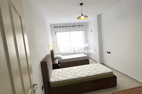 Shtepi me qera Apartament ne Tirane, 2+1, Mobilimi E mobiluar, Pagesa 500  Euro.