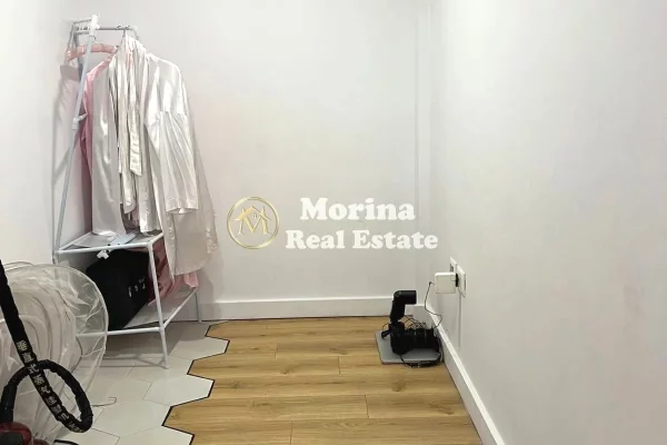 Shitet, Biznesi, Rruga Kavajes, 20.000 Euro