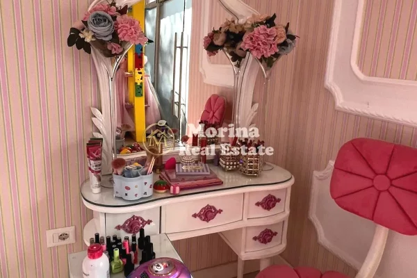 Shitet, Biznesi, Rruga Kavajes, 20.000 Euro