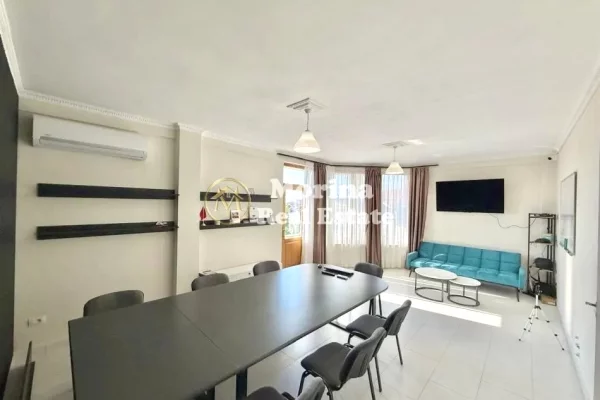 Business Property for Rent 3+1 in Tirana - 650 Euro