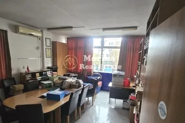 Business Property for Rent 3+1 in Tirana - 1,100 Euro