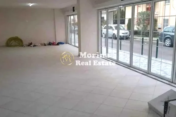 Ambiente Commerciale in Affitto 1+1 a Tirana - 700 Euro