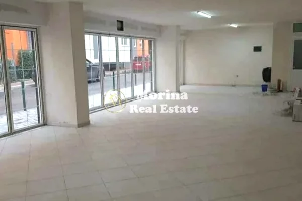 Ambiente Commerciale in Affitto 1+1 a Tirana - 700 Euro