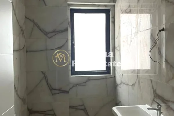 Shtepi me qera Apartament ne Tirane, 2+1, Mobilimi Bosh, pa mobiluar, Pagesa 1,000  Euro.