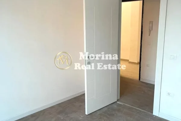 Shtepi me qera Apartament ne Tirane, 2+1, Mobilimi Bosh, pa mobiluar, Pagesa 1,000  Euro.