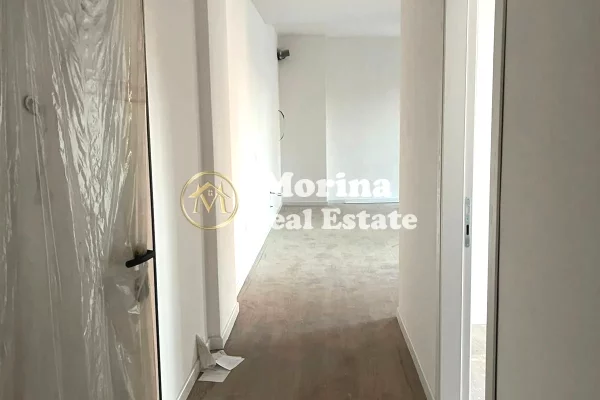 Shtepi me qera Apartament ne Tirane, 2+1, Mobilimi Bosh, pa mobiluar, Pagesa 1,000  Euro.
