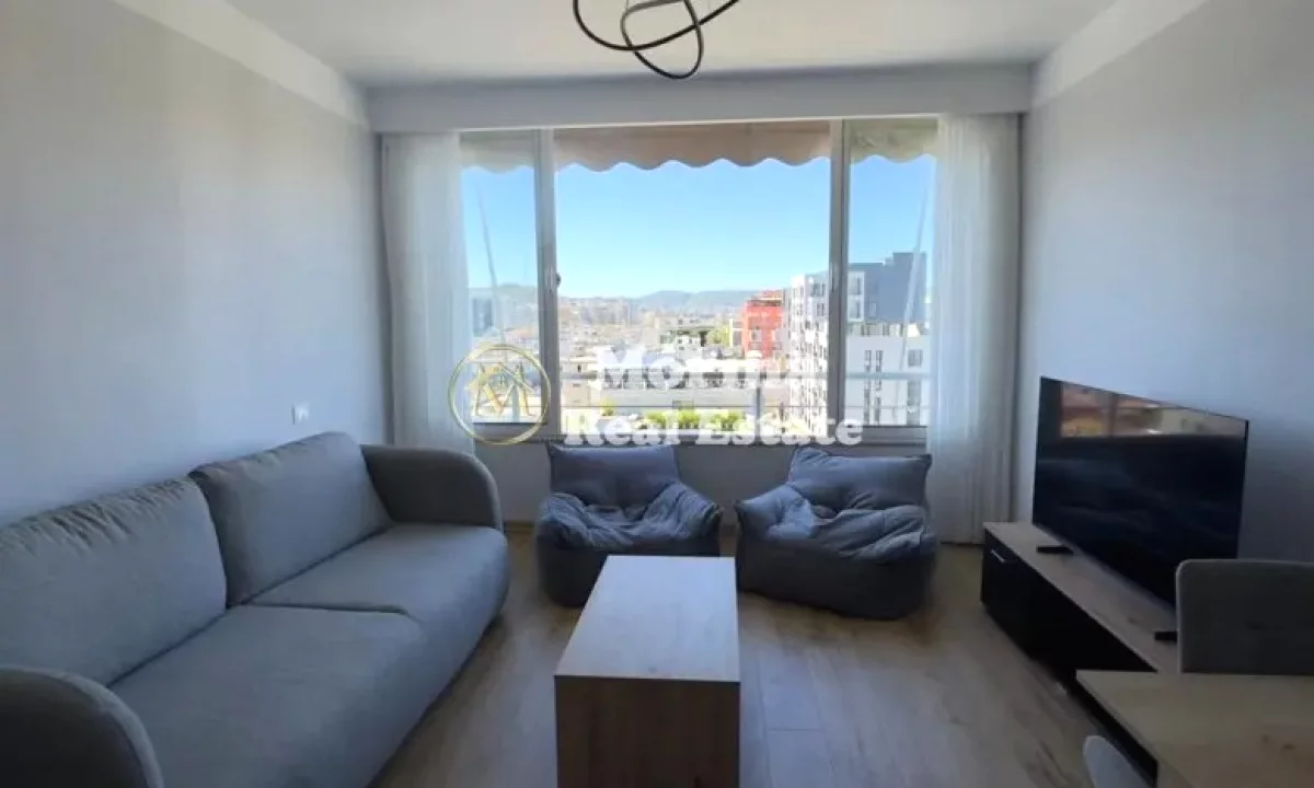 Shtepi me qera Vila Luksoze ne Tirane, 2+1, Mobilimi E mobiluar, Pagesa 900  Euro.