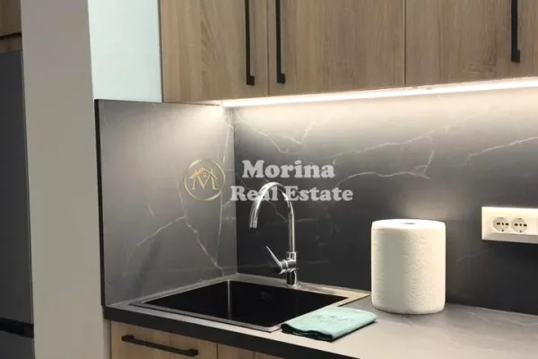 Shtepi me qera Vila Luksoze ne Tirane, 2+1, Mobilimi E mobiluar, Pagesa 900  Euro.