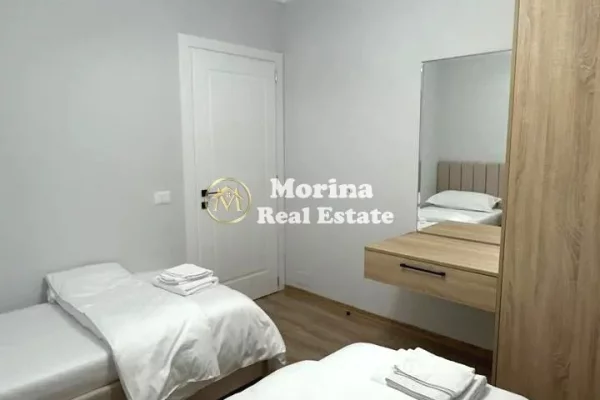 Shtepi me qera Vila Luksoze ne Tirane, 2+1, Mobilimi E mobiluar, Pagesa 900  Euro.