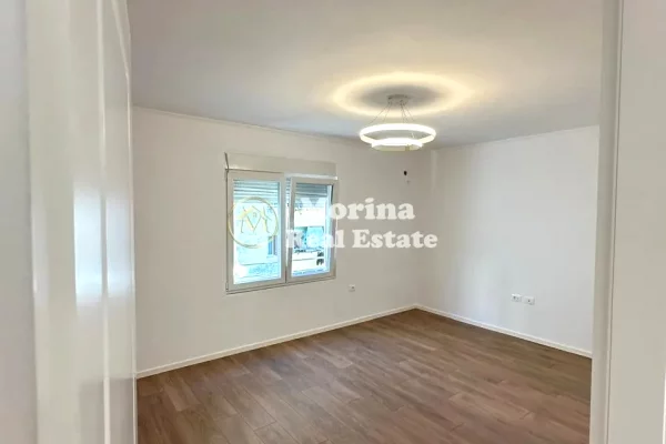Shtepi ne shitje Apartament ne Tirane, 2+1, Mobilimi Bosh, pa mobiluar, Pagesa 118,000  Euro.