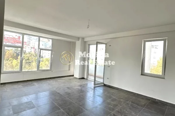 Shtepi ne shitje Apartament ne Tirane, 2+1, Mobilimi Bosh, pa mobiluar, Pagesa 238,000  Euro.