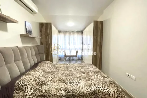 Shtepi ne shitje Apartament ne Tirane, 4+1, Mobilimi E mobiluar, Pagesa 432,600  Euro.