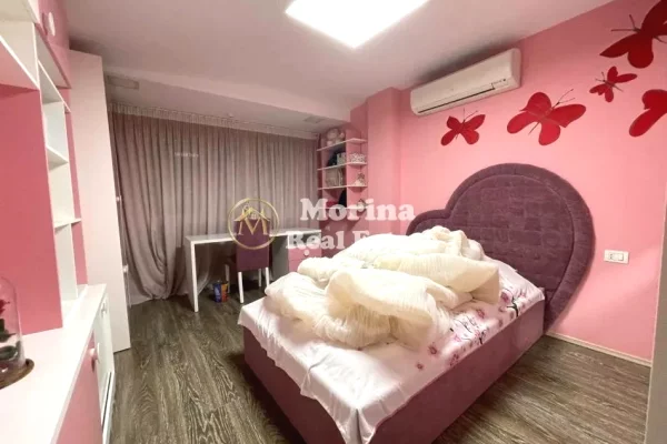 Shtepi ne shitje Apartament ne Tirane, 4+1, Mobilimi E mobiluar, Pagesa 432,600  Euro.
