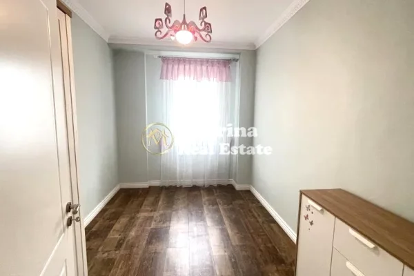 Shtepi me qera 3+1 ne Tirane - 1,800 Euro