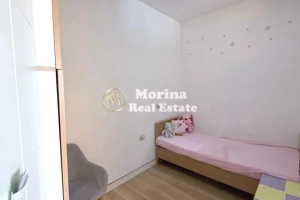 Shtepi ne shitje Apartament ne Tirane, 3+1, Mobilimi E mobiluar, Pagesa 245,000  Euro.