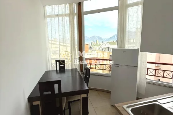 Shtepi me qera Apartament ne Tirane, 1+1, Mobilimi E mobiluar, Pagesa 550  Euro.