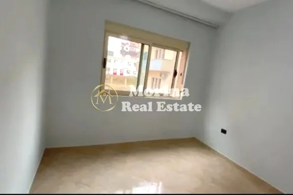 Shtepi me qera Apartament ne Tirane, 2+1, Mobilimi Bosh, pa mobiluar, Pagesa 600  Euro.