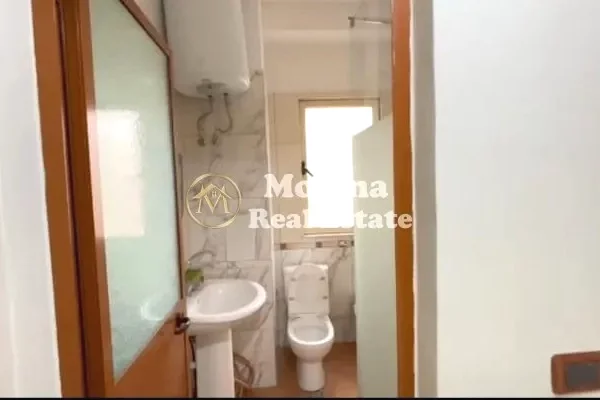 Shtepi me qera Apartament ne Tirane, 2+1, Mobilimi Bosh, pa mobiluar, Pagesa 600  Euro.