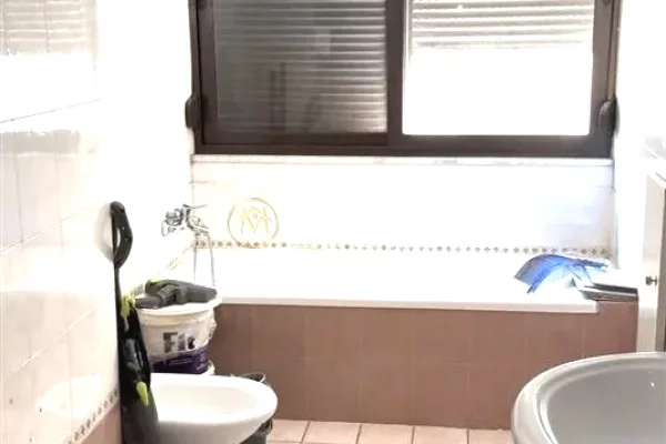 Qera Ambjent Biznesi “Bulevardi Gjergj Fishta” 800 Euro/Muaj