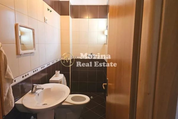 Shtepi me qera Apartament ne Tirane, 2+1, Mobilimi E mobiluar, Pagesa 500  Euro.