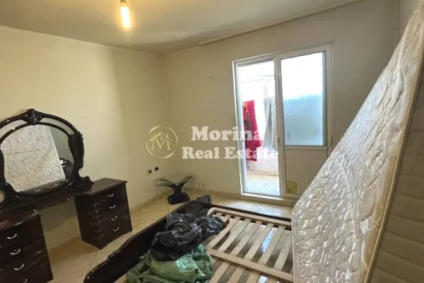 Shtepi ne shitje Apartament ne Tirane, 3+1, Mobilimi Pjeserisht e mobiluar, Pagesa 165,000  Euro.