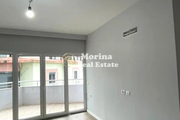 Shtepi ne shitje Apartament ne Tirane, 1+1, Mobilimi Bosh, pa mobiluar, Pagesa 87,000  Euro.