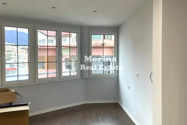 Shtepi ne shitje Apartament ne Tirane, 1+1, Mobilimi Bosh, pa mobiluar, Pagesa 87,000  Euro.