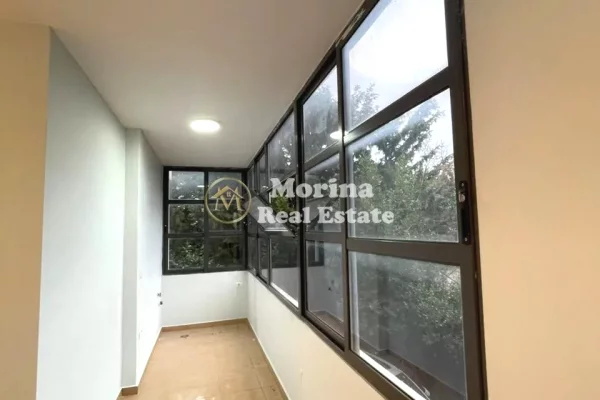 Shtepi ne shitje Apartament ne Tirane, 1+1, Mobilimi Bosh, pa mobiluar, Pagesa 87,000  Euro.