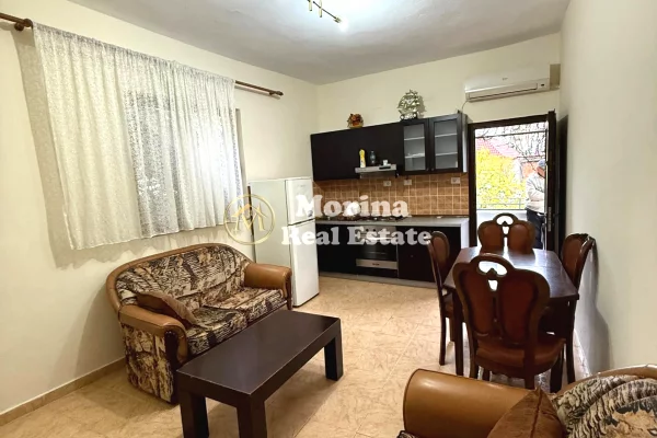 Shtepi me qera Shtepi Private ne Tirane, 1+1, Mobilimi E mobiluar, Pagesa 350  Euro.